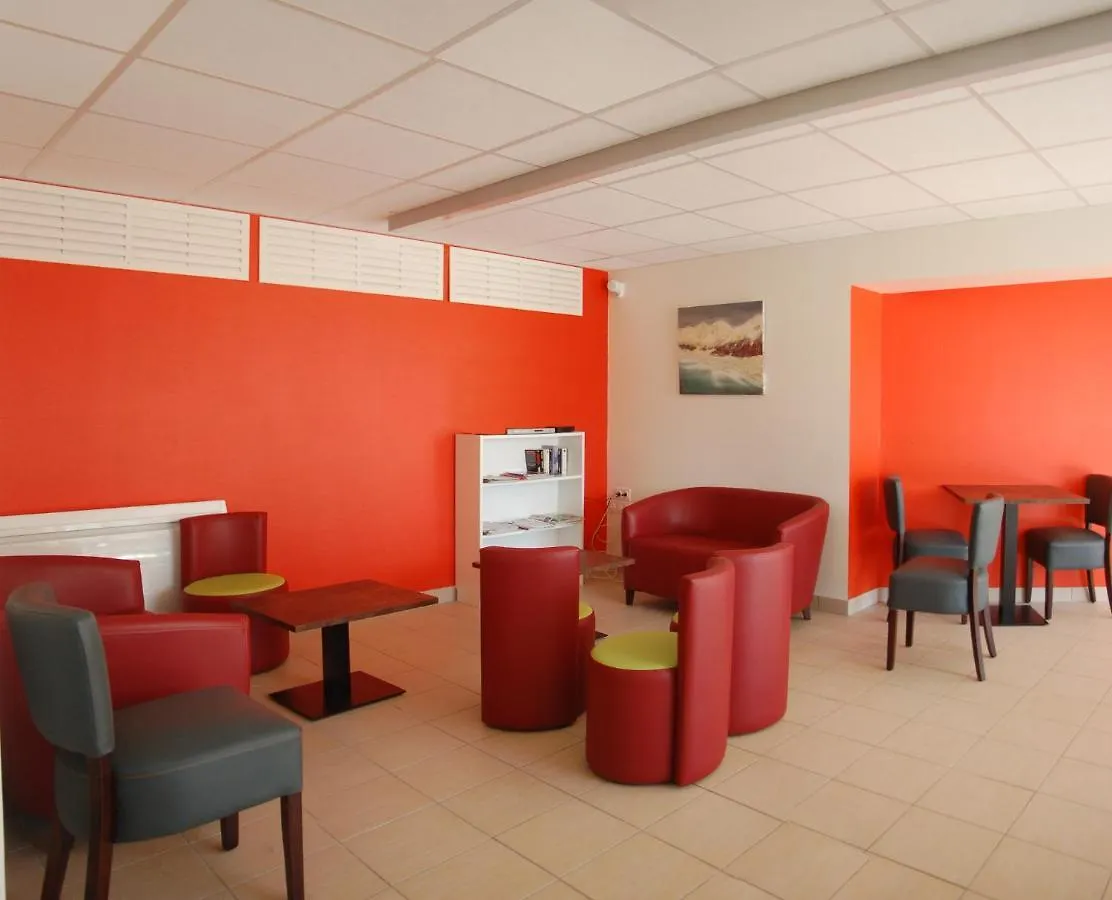 Gite Du Haut Cantal - Appartements Meubles Avec Kitchenette Et Chambres Sans Kitchenette Condat  Aparthotel