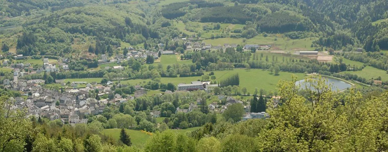 Gite Du Haut Cantal - Appartements Meubles Avec Kitchenette Et Chambres Sans Kitchenette Condat  Condat (Cantal)