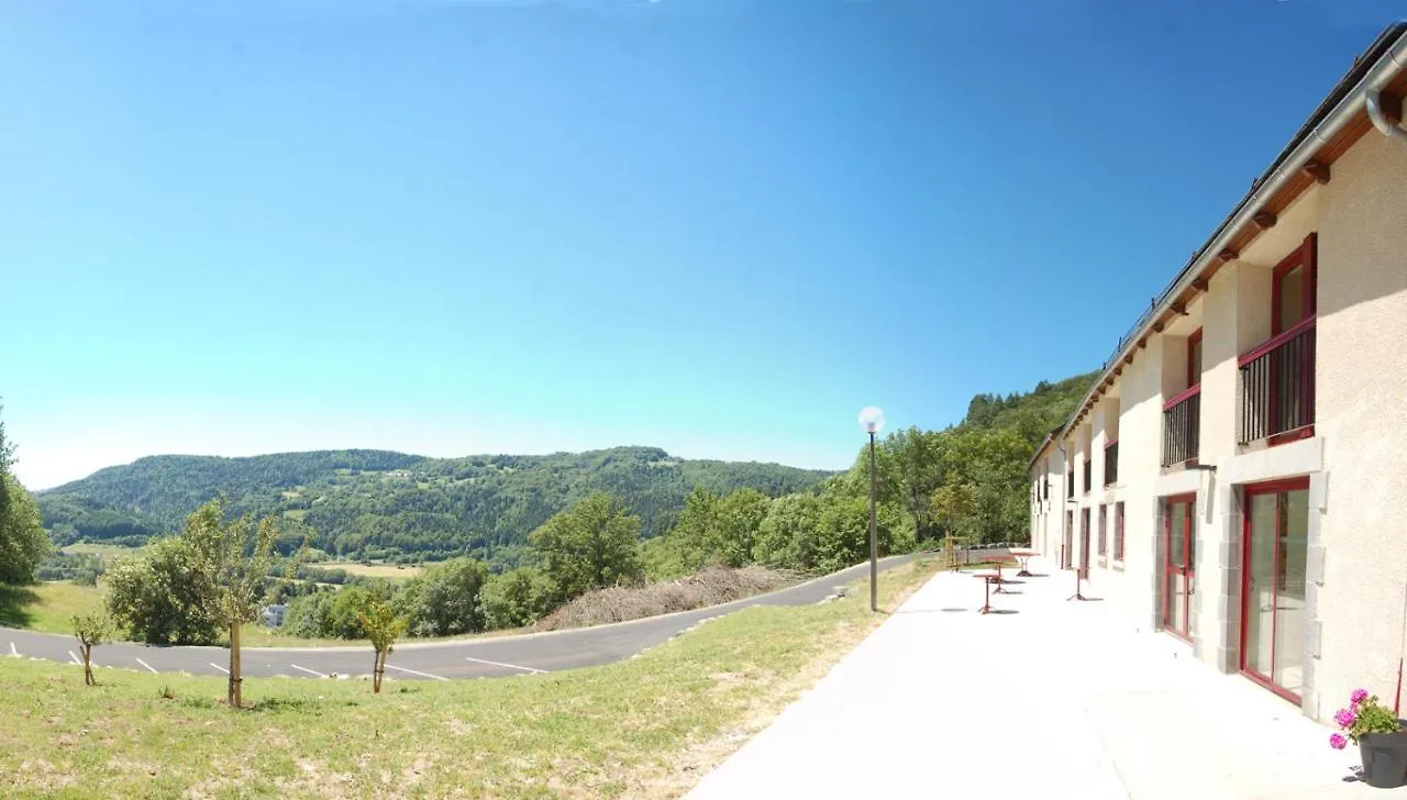 Gite Du Haut Cantal - Appartements Meubles Avec Kitchenette Et Chambres Sans Kitchenette Condat