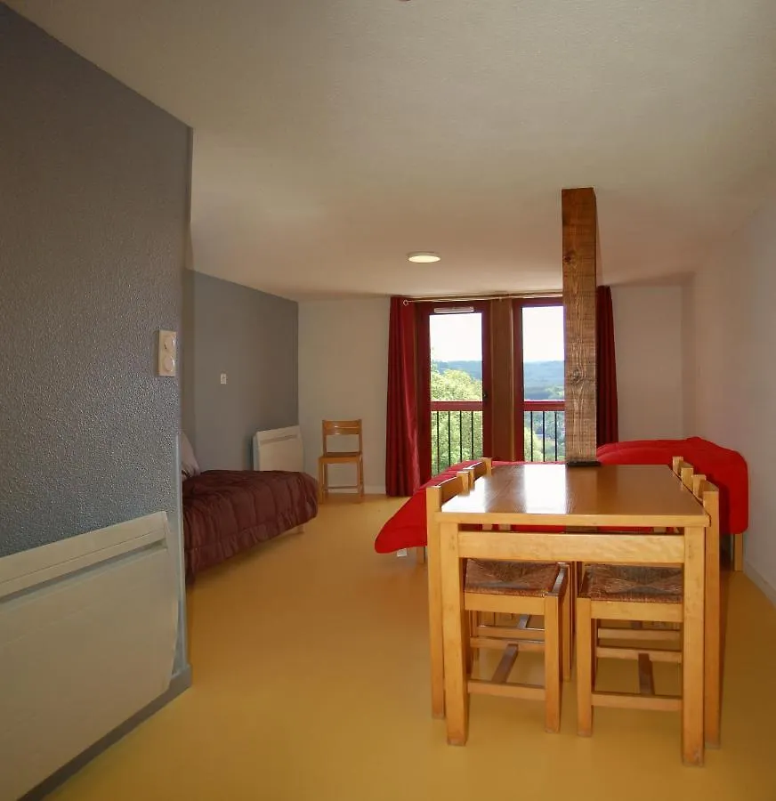 Aparthotel Gite Du Haut Cantal - Appartements Meubles Avec Kitchenette Et Chambres Sans Kitchenette Condat