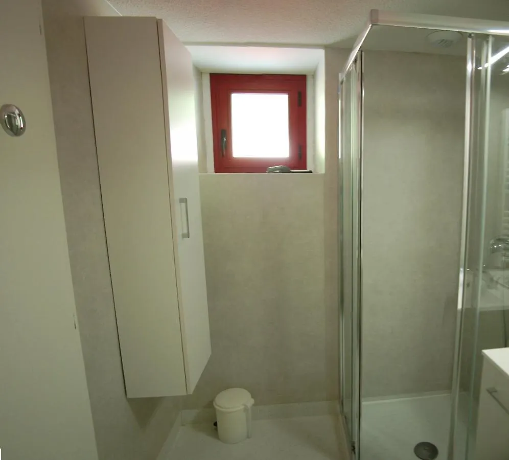 Gite Du Haut Cantal - Appartements Meubles Avec Kitchenette Et Chambres Sans Kitchenette Condat  France