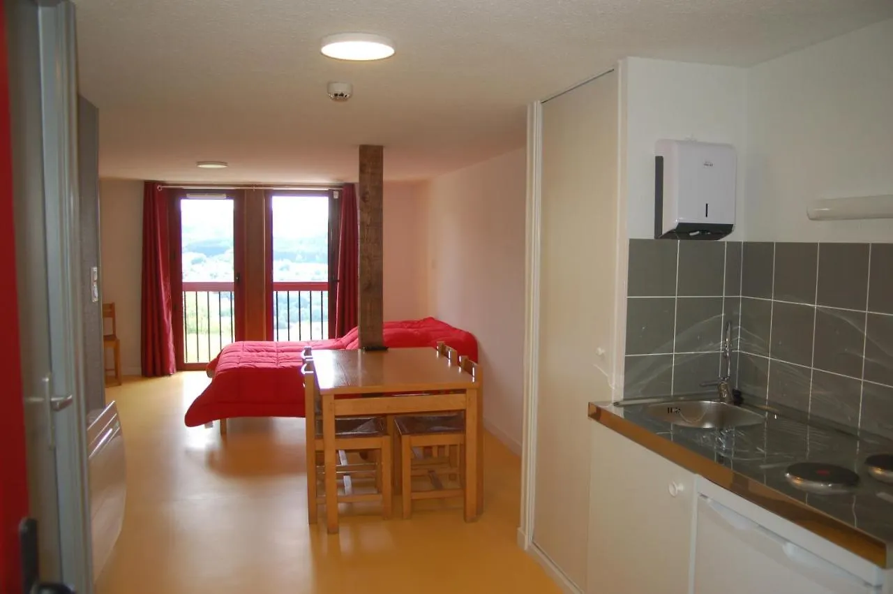 Gite Du Haut Cantal - Appartements Meubles Avec Kitchenette Et Chambres Sans Kitchenette Condat  Aparthotel Condat (Cantal)